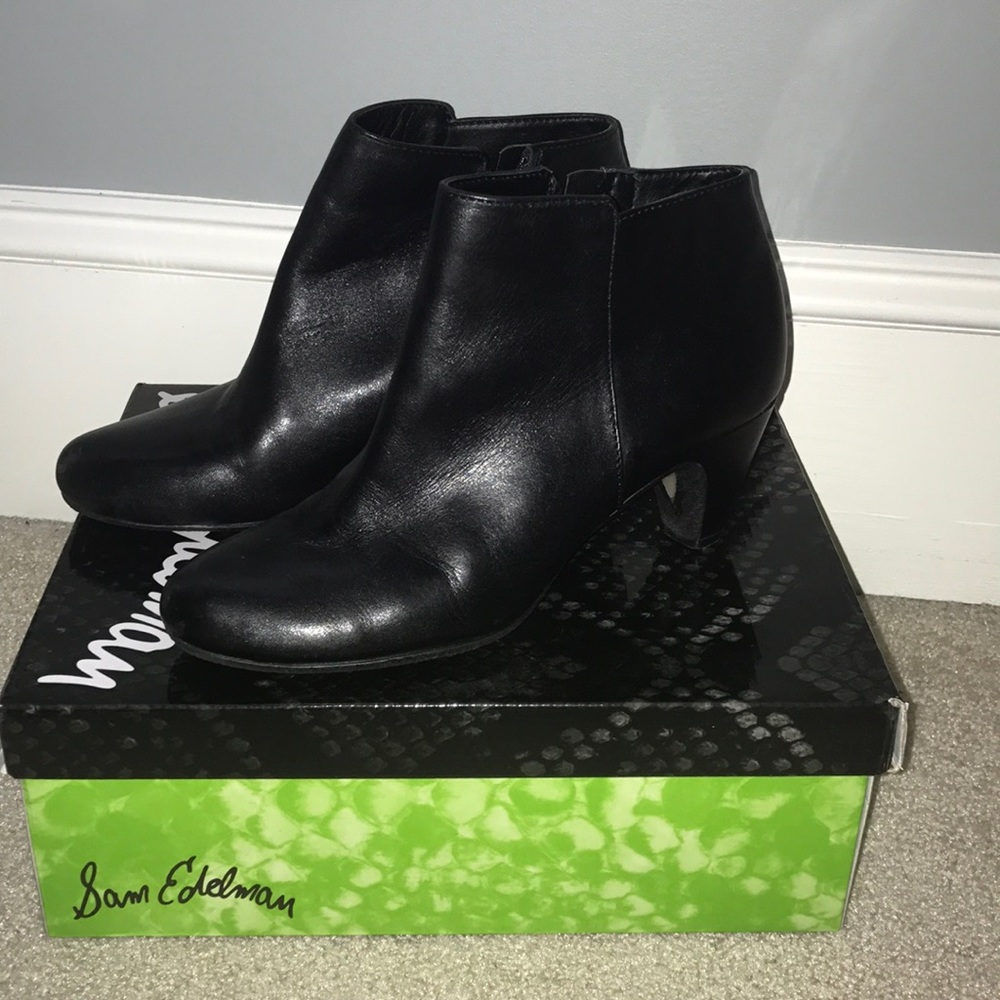 "Meredith" Sam Edelman black booties